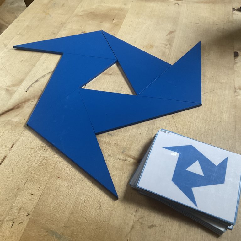 Form aus blauen Dreiecken - Aufgabenkartei