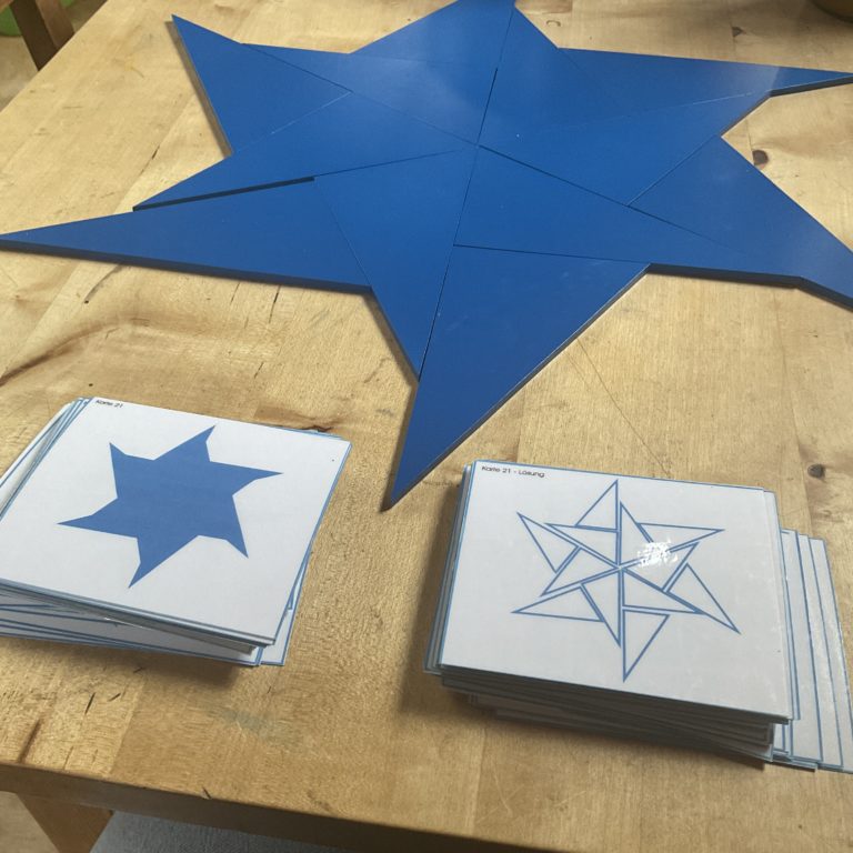 Stern aus blauen Dreiecken - Aufgabenkartei